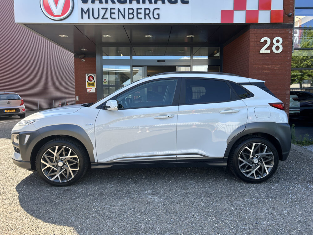 Hyundai KONA 1.6 GDI HEV Premium // FULL LED // NAVI + CARPLAY // ELEK. STOELEN // KEYLESS // ADAPTIVE CRUISE // STOEL VERWARMING + VERKOELIN 3