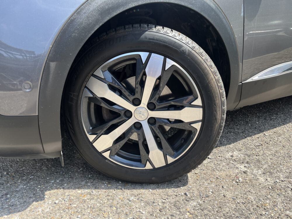 Peugeot 3008 1.2 PureTech GT Line // DODEHOEK // HALF LEDER // CAMERA+SENSOREN // NAVI+CARPLAY // LED // 12