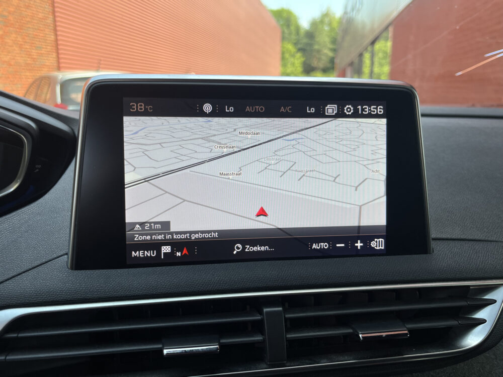 Peugeot 3008 1.2 PureTech GT Line // DODEHOEK // HALF LEDER // CAMERA+SENSOREN // NAVI+CARPLAY // LED // 26