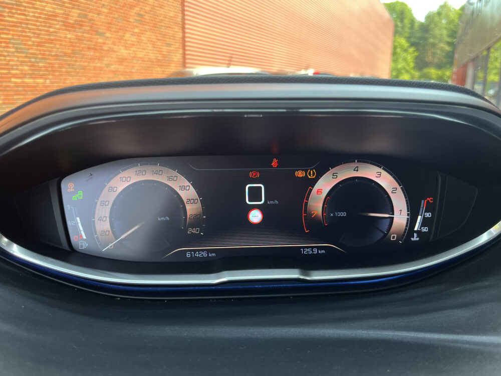 Peugeot 3008 1.2 PureTech GT Line // DODEHOEK // HALF LEDER // CAMERA+SENSOREN // NAVI+CARPLAY // LED // 5