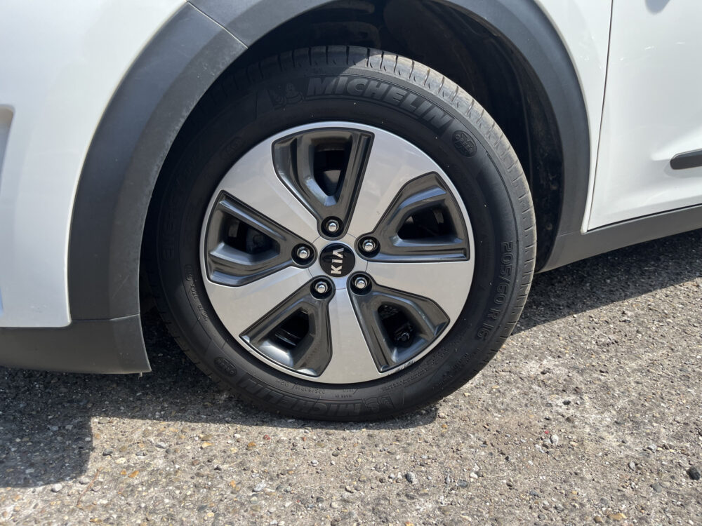 Kia Niro 1.6 GDi Hybrid ExecutiveLine // SCHUIF-KANTELDAK // LEDER // ELEK.STOEL+GEHEUGEN // DODEHOEK // JBL // KEYLESS // STOELVERKOELIN 12