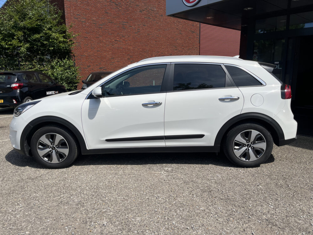 Kia Niro 1.6 GDi Hybrid ExecutiveLine // SCHUIF-KANTELDAK // LEDER // ELEK.STOEL+GEHEUGEN // DODEHOEK // JBL // KEYLESS // STOELVERKOELIN 2