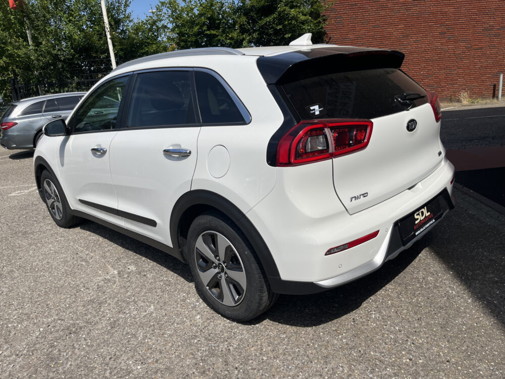 Kia Niro 1.6 GDi Hybrid ExecutiveLine // SCHUIF-KANTELDAK // LEDER // ELEK.STOEL+GEHEUGEN // DODEHOEK // JBL // KEYLESS // STOELVERKOELIN 3