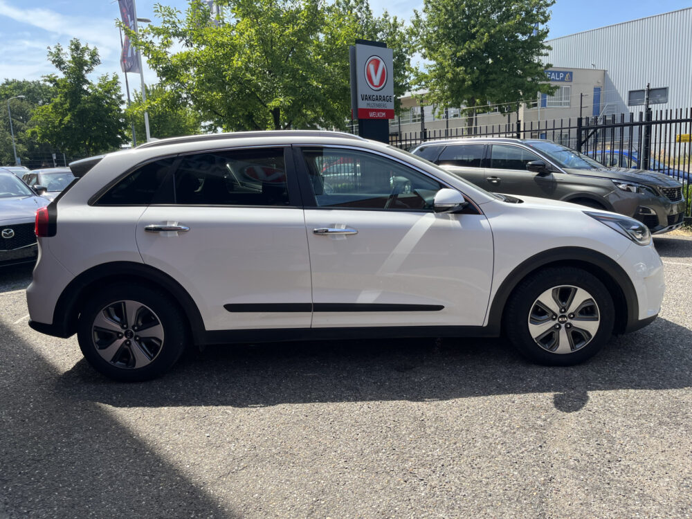 Kia Niro 1.6 GDi Hybrid ExecutiveLine // SCHUIF-KANTELDAK // LEDER // ELEK.STOEL+GEHEUGEN // DODEHOEK // JBL // KEYLESS // STOELVERKOELIN 8
