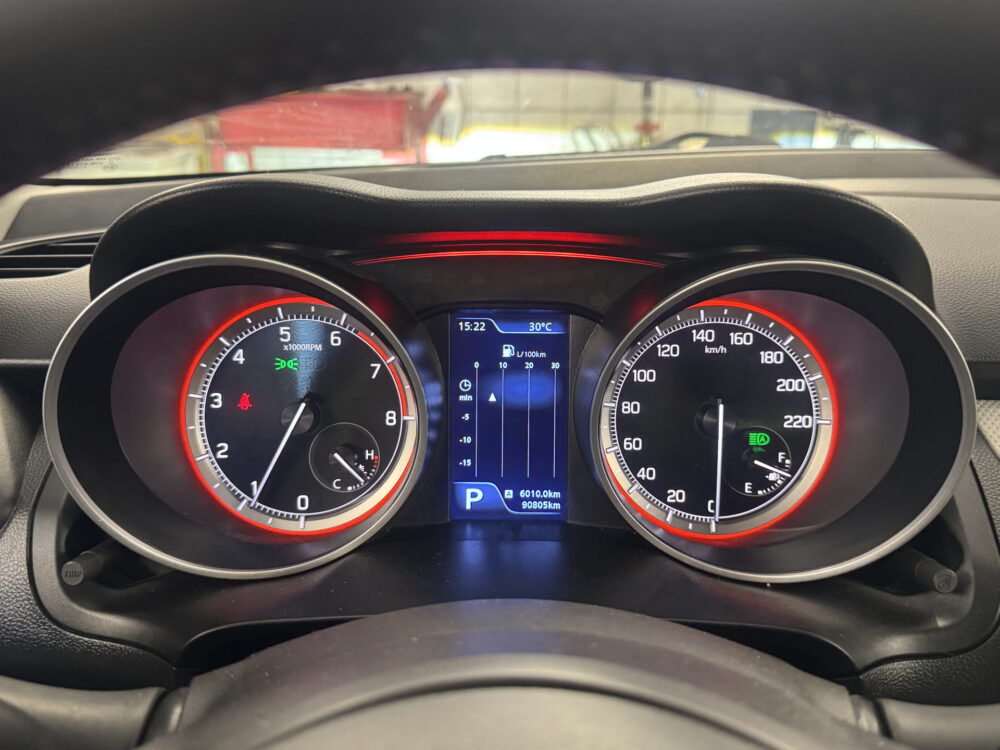 Suzuki Swift 1.2 Style Smart Hybrid // NAVI // CAMERA // STOELVERWARMING // ADAPTIVE CRUISE // AIRCO // 19