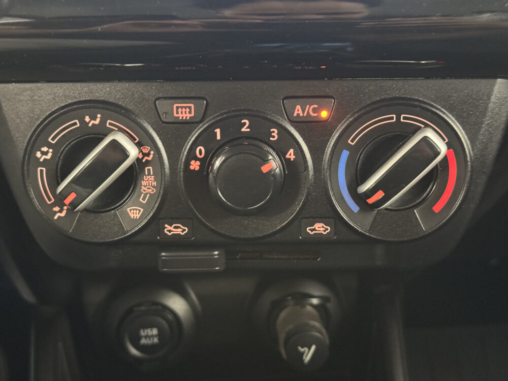 Suzuki Swift 1.2 Style Smart Hybrid // NAVI // CAMERA // STOELVERWARMING // ADAPTIVE CRUISE // AIRCO // 20