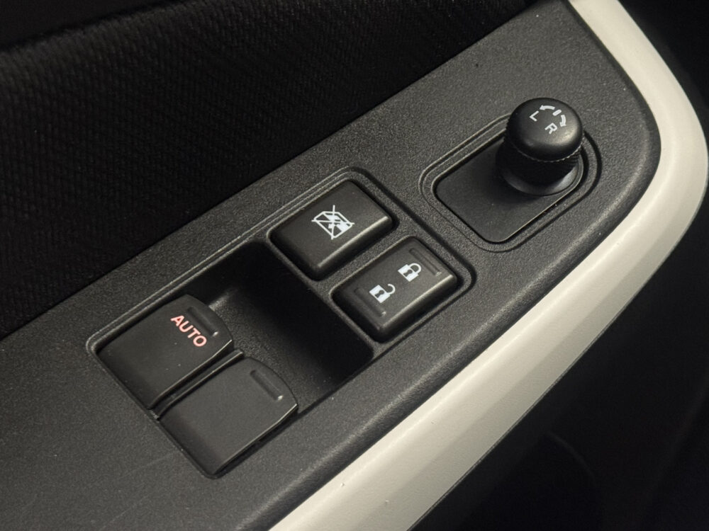 Suzuki Swift 1.2 Style Smart Hybrid // NAVI // CAMERA // STOELVERWARMING // ADAPTIVE CRUISE // AIRCO // 24