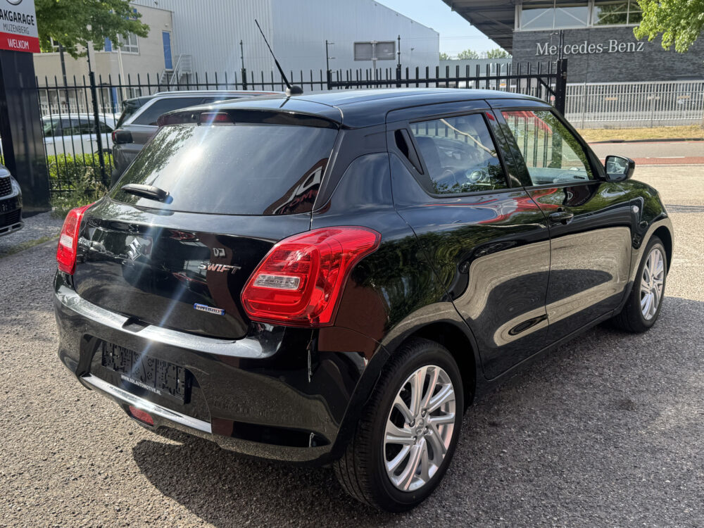 Suzuki Swift 1.2 Style Smart Hybrid // NAVI // CAMERA // STOELVERWARMING // ADAPTIVE CRUISE // AIRCO // 4