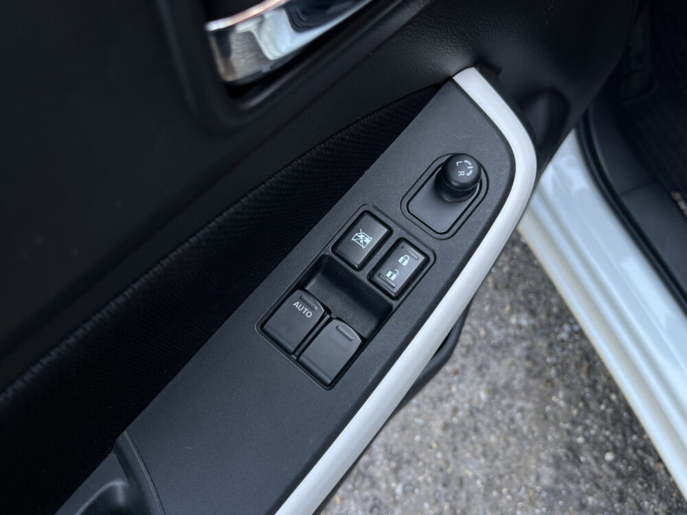 Suzuki Swift 1.2 Style Smart Hybrid // DODEHOEK // ADAPT. CRUISE // CAMERA+SENSOREN // STOELVERWARMING // APPLE-ANDROID AUTO // 15