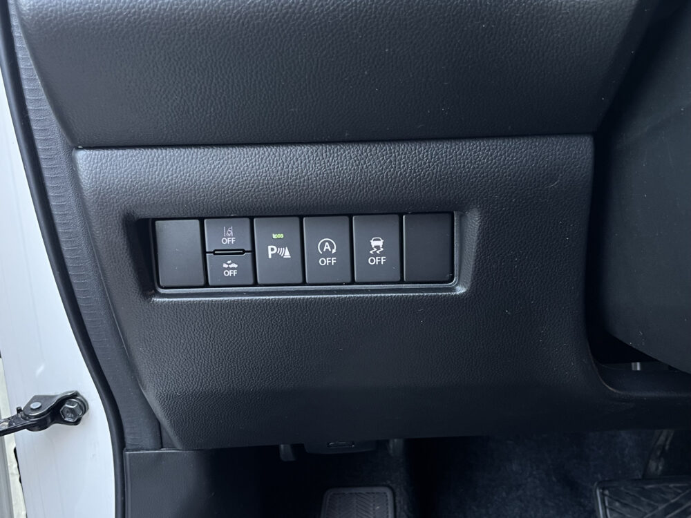 Suzuki Swift 1.2 Style Smart Hybrid // DODEHOEK // ADAPT. CRUISE // CAMERA+SENSOREN // STOELVERWARMING // APPLE-ANDROID AUTO // 16