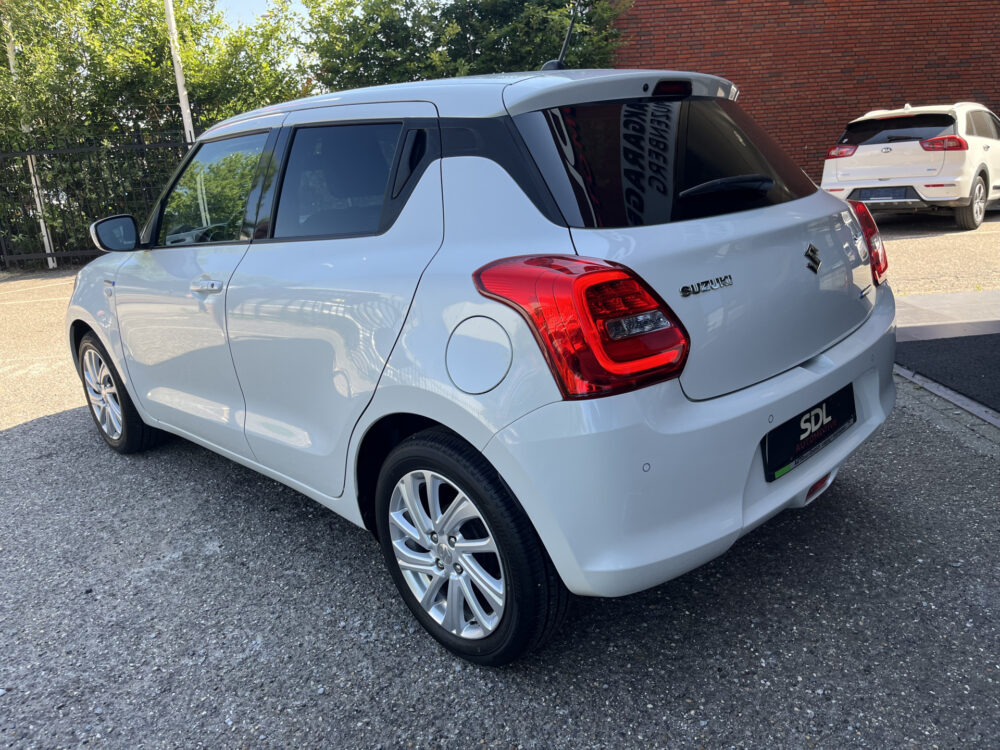 Suzuki Swift 1.2 Style Smart Hybrid // DODEHOEK // ADAPT. CRUISE // CAMERA+SENSOREN // STOELVERWARMING // APPLE-ANDROID AUTO // 3