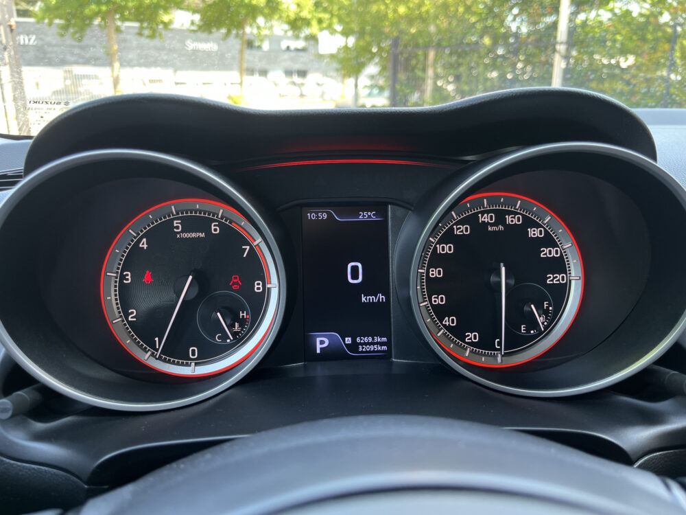 Suzuki Swift 1.2 Style Smart Hybrid // DODEHOEK // ADAPT. CRUISE // CAMERA+SENSOREN // STOELVERWARMING // APPLE-ANDROID AUTO // 5