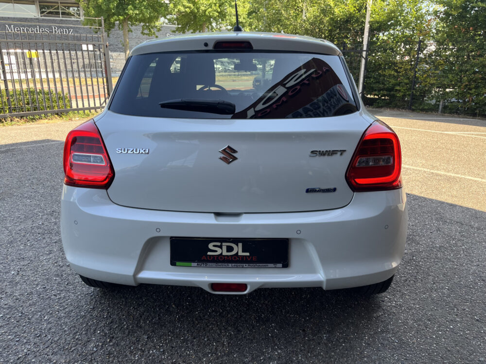 Suzuki Swift 1.2 Style Smart Hybrid // DODEHOEK // ADAPT. CRUISE // CAMERA+SENSOREN // STOELVERWARMING // APPLE-ANDROID AUTO // 6