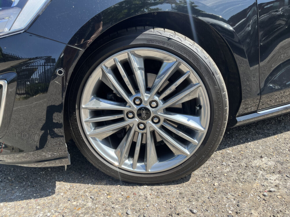 Ford FOCUS Wagon 1.5 EcoBoost Vignale // LEDER+ELEK STOEL // SCHUIF-KANTELDAK // HEAD-UP DISPLAY // B&O SOUND // KEYLESS // CAMERA // WINTERPACK  12
