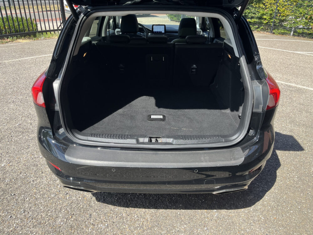 Ford FOCUS Wagon 1.5 EcoBoost Vignale // LEDER+ELEK STOEL // SCHUIF-KANTELDAK // HEAD-UP DISPLAY // B&O SOUND // KEYLESS // CAMERA // WINTERPACK  15