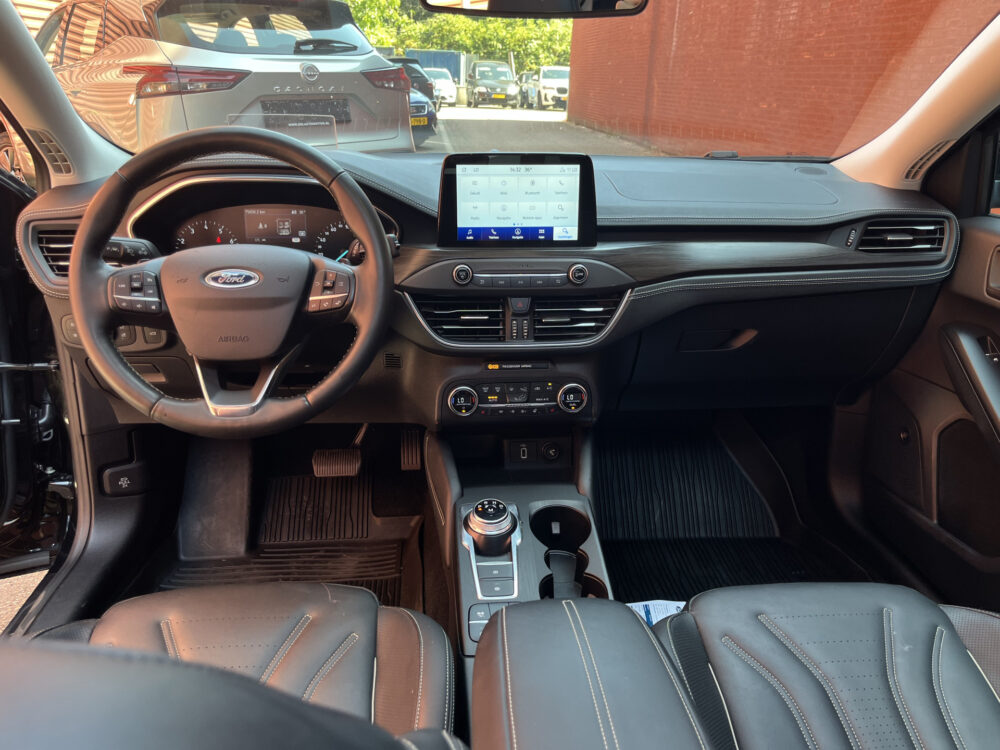 Ford FOCUS Wagon 1.5 EcoBoost Vignale // LEDER+ELEK STOEL // SCHUIF-KANTELDAK // HEAD-UP DISPLAY // B&O SOUND // KEYLESS // CAMERA // WINTERPACK  20