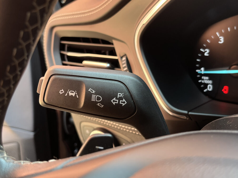 Ford FOCUS Wagon 1.5 EcoBoost Vignale // LEDER+ELEK STOEL // SCHUIF-KANTELDAK // HEAD-UP DISPLAY // B&O SOUND // KEYLESS // CAMERA // WINTERPACK  25