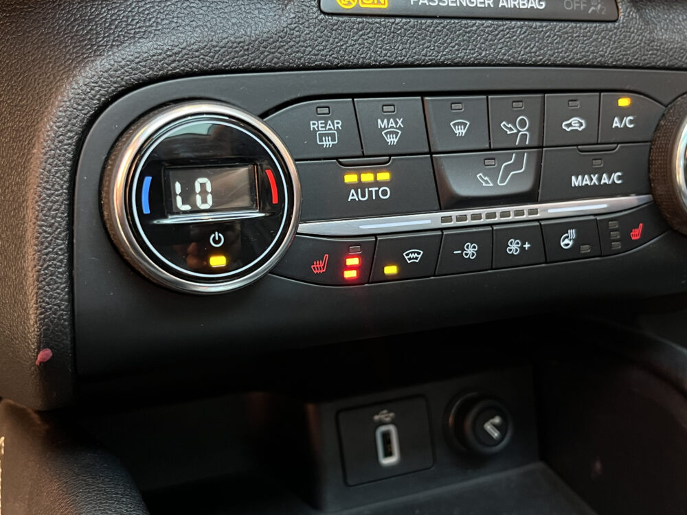 Ford FOCUS Wagon 1.5 EcoBoost Vignale // LEDER+ELEK STOEL // SCHUIF-KANTELDAK // HEAD-UP DISPLAY // B&O SOUND // KEYLESS // CAMERA // WINTERPACK  29