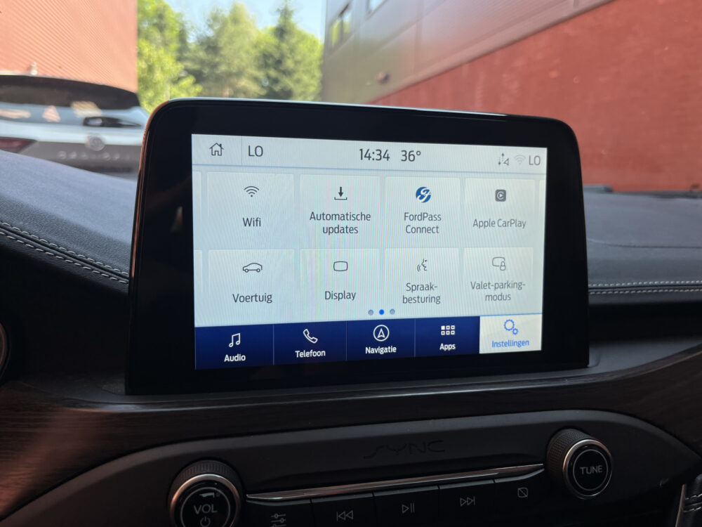 Ford FOCUS Wagon 1.5 EcoBoost Vignale // LEDER+ELEK STOEL // SCHUIF-KANTELDAK // HEAD-UP DISPLAY // B&O SOUND // KEYLESS // CAMERA // WINTERPACK  33