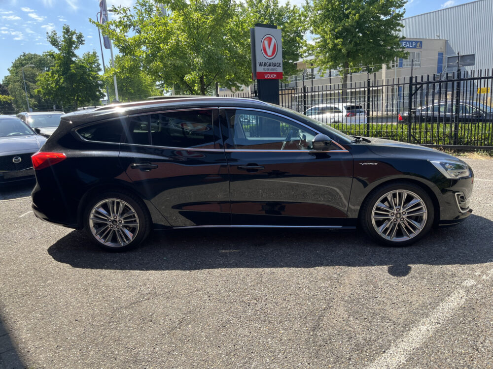 Ford FOCUS Wagon 1.5 EcoBoost Vignale // LEDER+ELEK STOEL // SCHUIF-KANTELDAK // HEAD-UP DISPLAY // B&O SOUND // KEYLESS // CAMERA // WINTERPACK  8