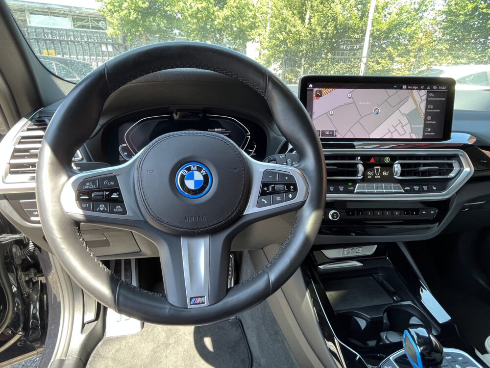 BMW iX3 High Executive 80 kWh 100%SOH!! // SHADOW LINE PACK // M-PAKKET // NAVI // HARMAN KARDON AUDIO // MEMORY SEATS // PANO-SCHUIF-KA 13