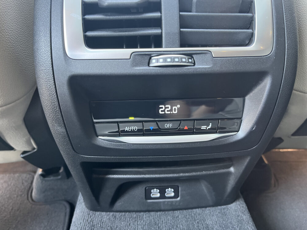 BMW iX3 High Executive 80 kWh 100%SOH!! // SHADOW LINE PACK // M-PAKKET // NAVI // HARMAN KARDON AUDIO // MEMORY SEATS // PANO-SCHUIF-KA 28