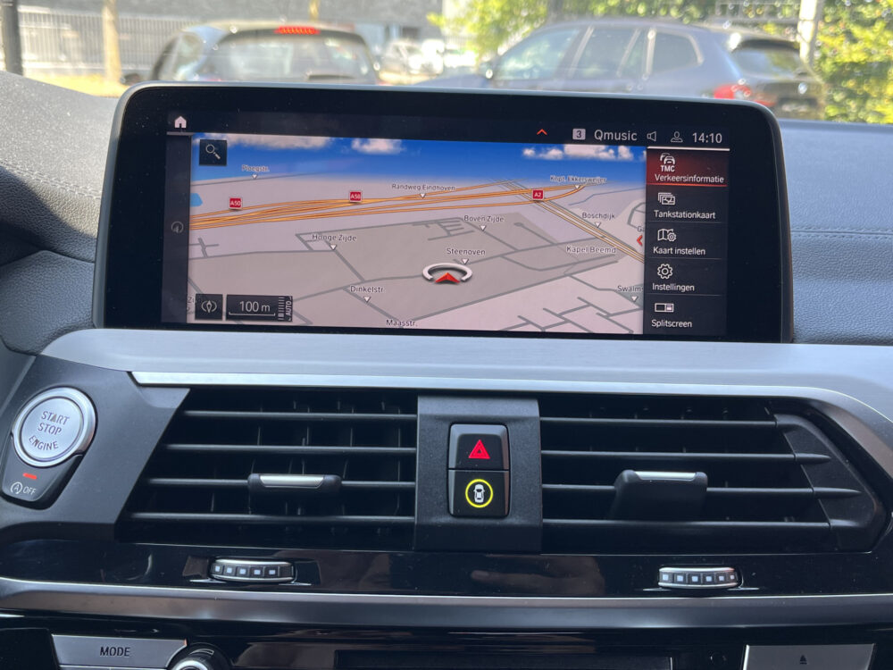 BMW X3 xDrive20i High Executive // NAVI // CAMERA // TREKHAAK // PANO -SCHUIF KANTELDAK // M-PAKKET!! // 18