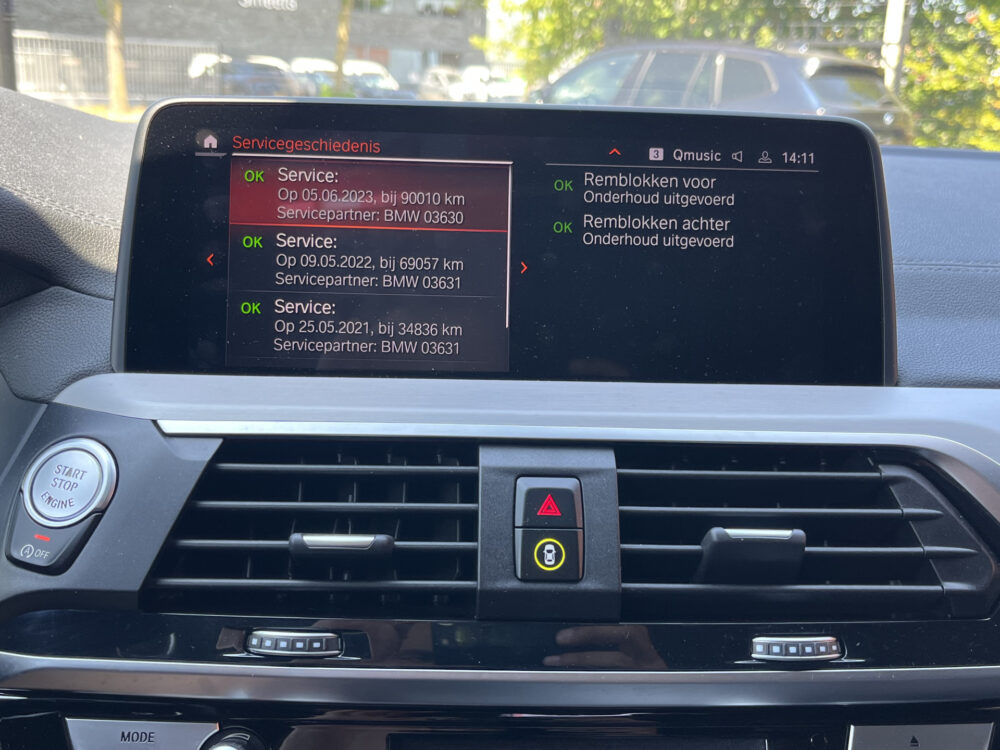 BMW X3 xDrive20i High Executive // NAVI // CAMERA // TREKHAAK // PANO -SCHUIF KANTELDAK // M-PAKKET!! // 21