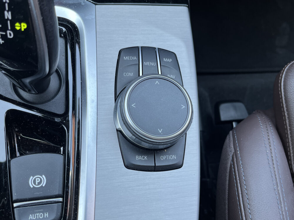 BMW X3 xDrive20i High Executive // NAVI // CAMERA // TREKHAAK // PANO -SCHUIF KANTELDAK // M-PAKKET!! // 36