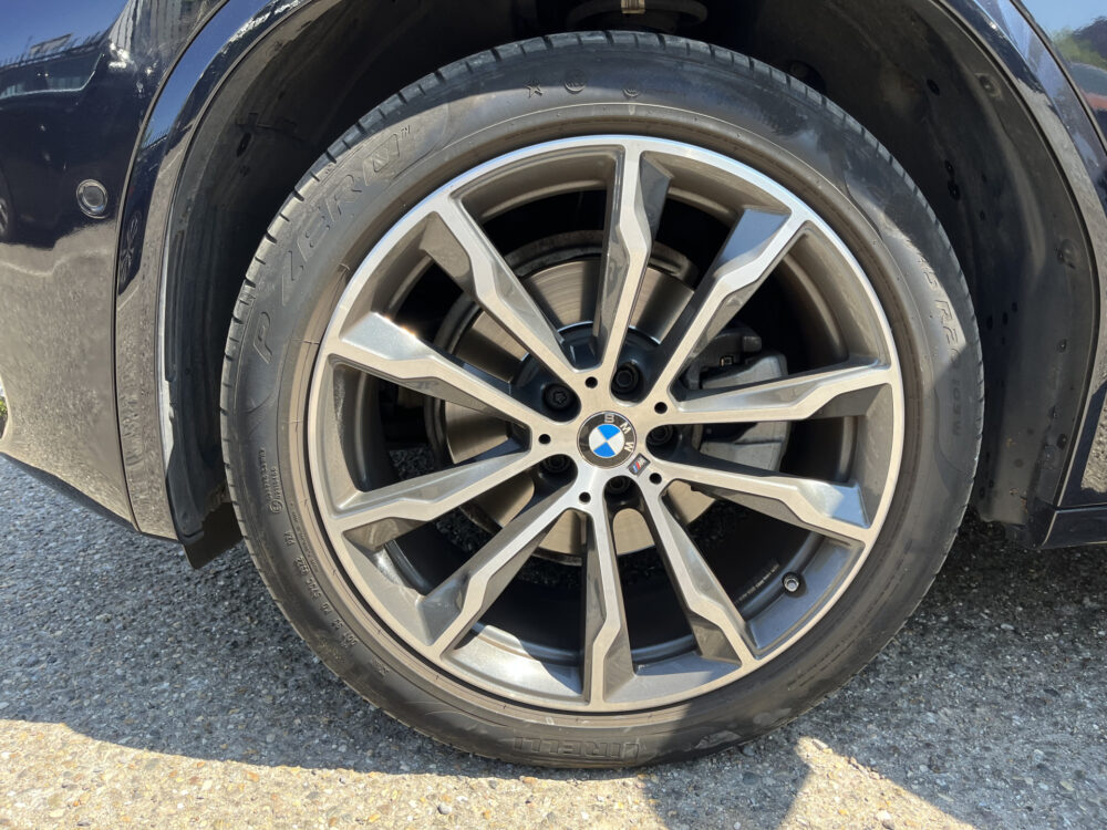 BMW X3 xDrive20i High Executive // NAVI // CAMERA // TREKHAAK // PANO -SCHUIF KANTELDAK // M-PAKKET!! // 8