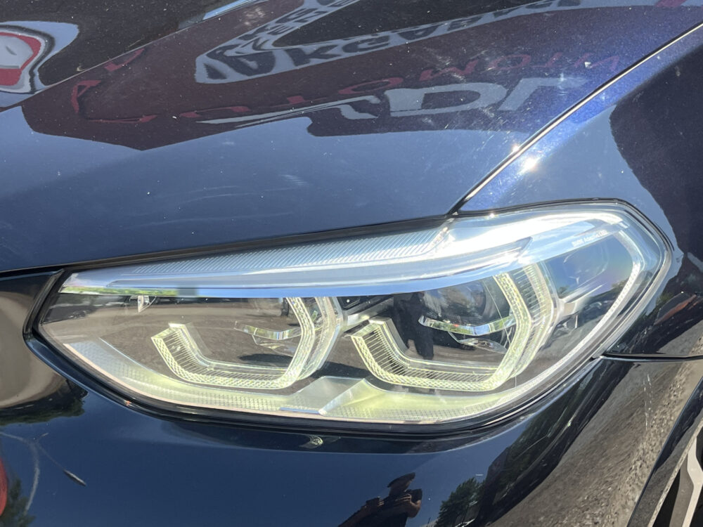 BMW X3 xDrive20i High Executive // NAVI // CAMERA // TREKHAAK // PANO -SCHUIF KANTELDAK // M-PAKKET!! // 9
