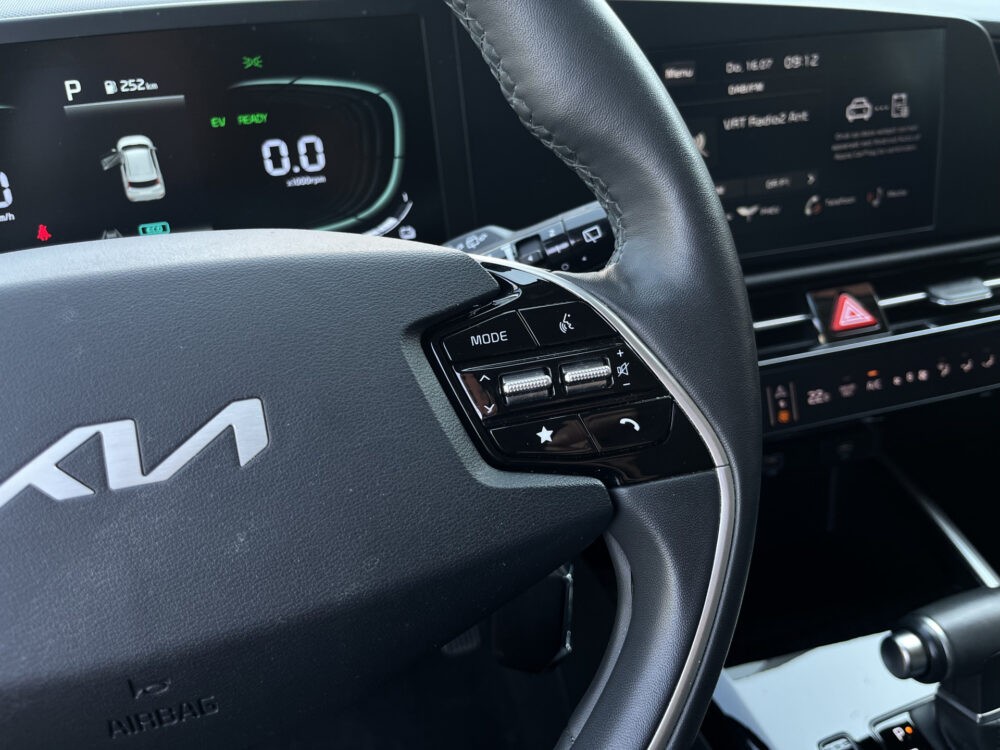 Kia Niro 1.6 GDi Hybrid DynamicLine // ADAPT. CRUISE // LED // CAMERA+SENSOREN // NAVI+CARPLAY // STUUR+STOELVERWARMING // 18