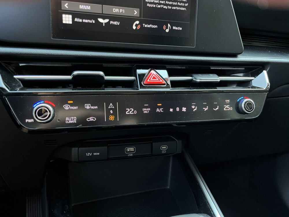 Kia Niro 1.6 GDi Hybrid DynamicLine // ADAPT. CRUISE // LED // CAMERA+SENSOREN // NAVI+CARPLAY // STUUR+STOELVERWARMING // 22