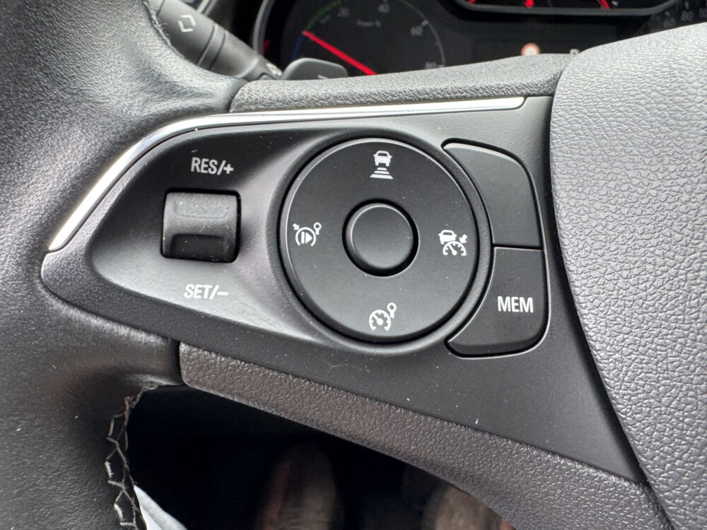 Opel Grandland X 1.6 Turbo Hybrid Ultimate // MEMORY SEATS // ADAPTIVE CRUISE // STOEL VERKOELING- VERWARMING // CAMERA // NAVI // TREKHAAK! / 14