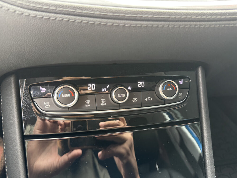 Opel Grandland X 1.6 Turbo Hybrid Ultimate // MEMORY SEATS // ADAPTIVE CRUISE // STOEL VERKOELING- VERWARMING // CAMERA // NAVI // TREKHAAK! / 22