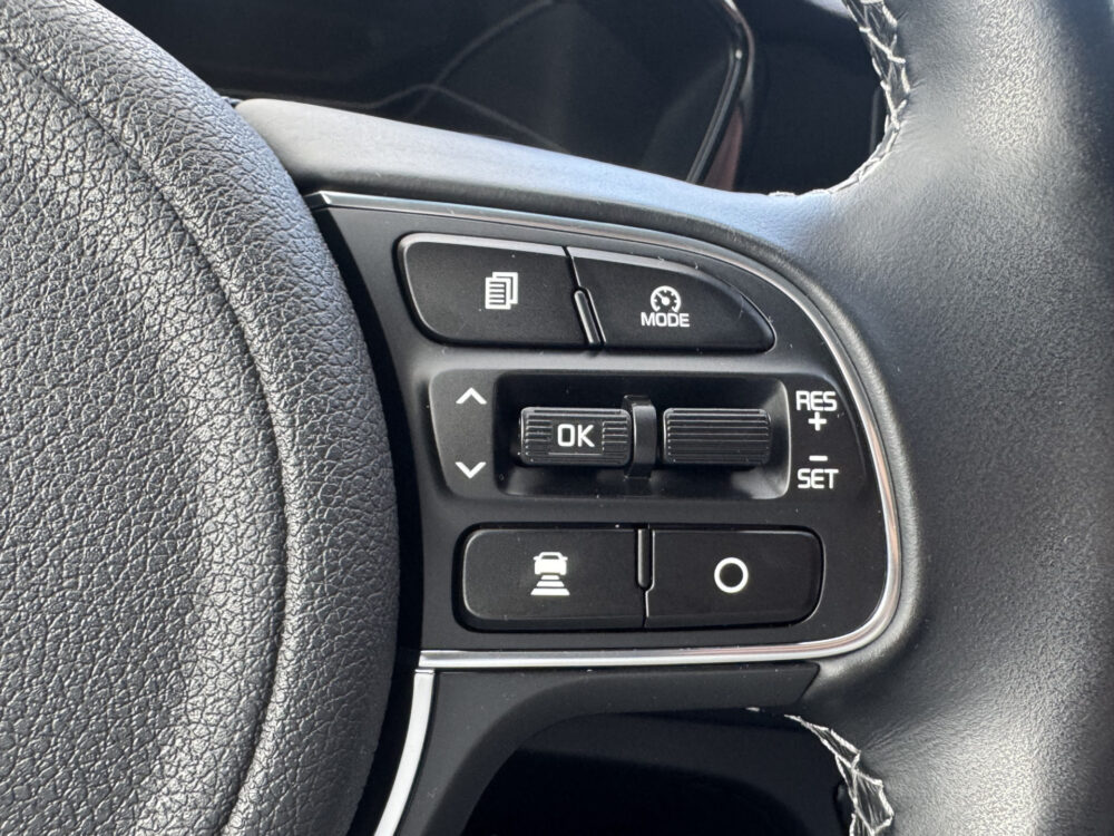 Kia Niro 1.6 GDi Hybrid ExecutiveLine // JBL PREMIUM AUDIO // NAVI // VIRTUAL COCKPIT // CAMERA // ADAPTIVE CRUISE // STOEL VERWARMING // 15
