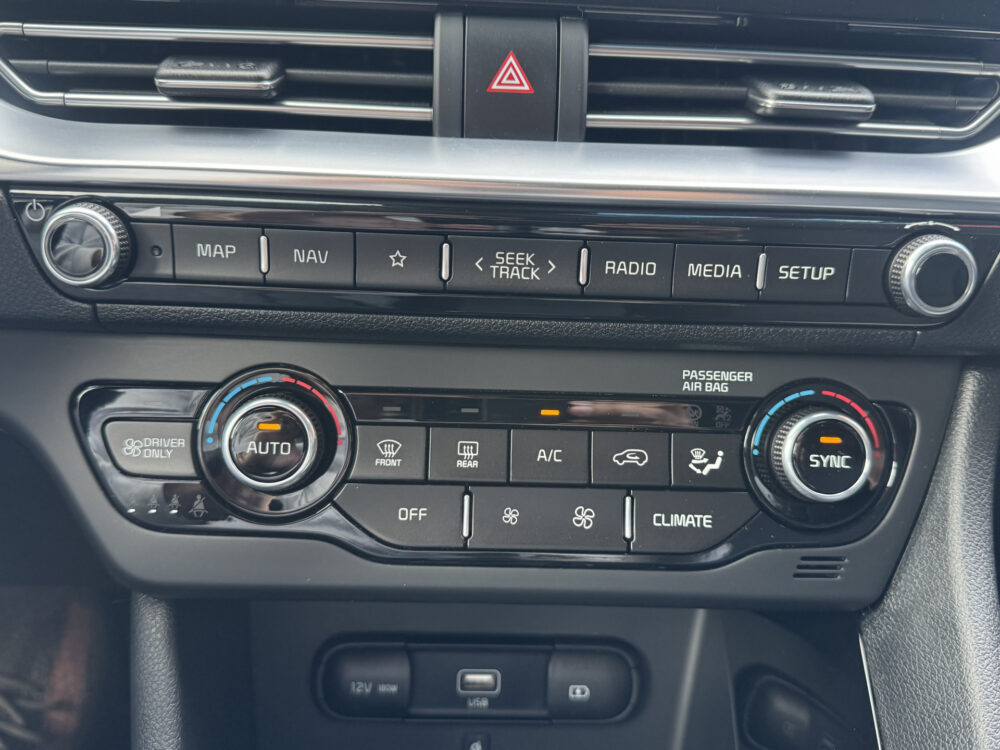 Kia Niro 1.6 GDi Hybrid ExecutiveLine // JBL PREMIUM AUDIO // NAVI // VIRTUAL COCKPIT // CAMERA // ADAPTIVE CRUISE // STOEL VERWARMING // 22