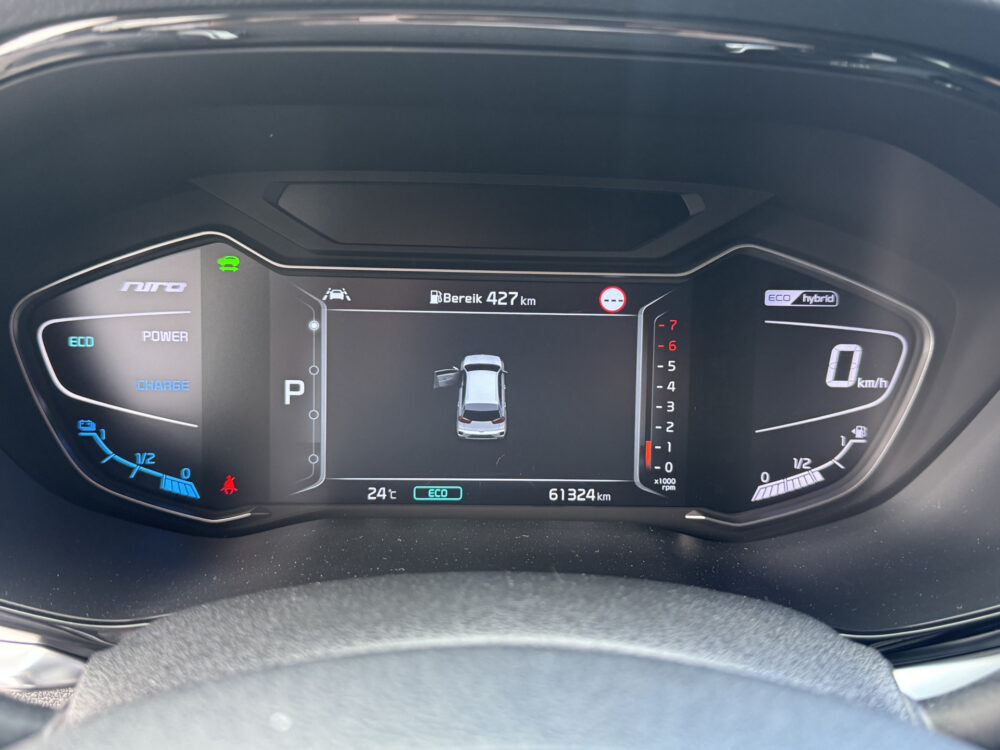 Kia Niro 1.6 GDi Hybrid ExecutiveLine // JBL PREMIUM AUDIO // NAVI // VIRTUAL COCKPIT // CAMERA // ADAPTIVE CRUISE // STOEL VERWARMING // 23
