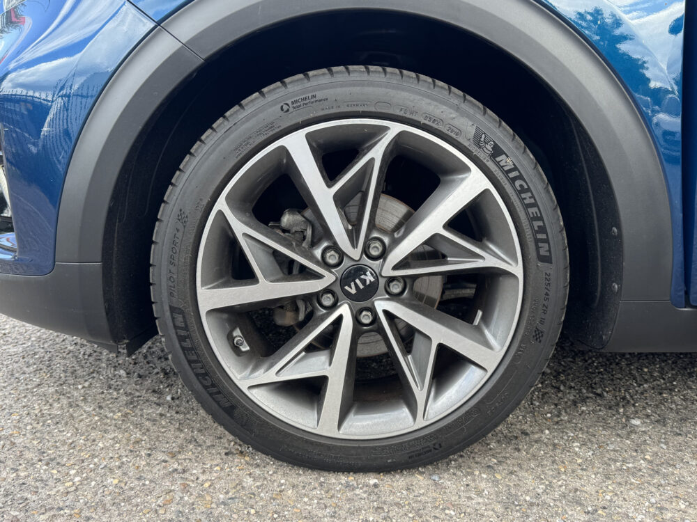 Kia Niro 1.6 GDi Hybrid ExecutiveLine // JBL PREMIUM AUDIO // NAVI // VIRTUAL COCKPIT // CAMERA // ADAPTIVE CRUISE // STOEL VERWARMING // 8