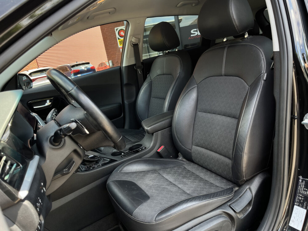 Kia Niro 1.6 GDi PHEV DynamicLine // ADAPT. CRUISE // AFN. TREKHAAK // CAMERA+SENSOREN // HALF LEDER // NAVI+CARPLAY // 16