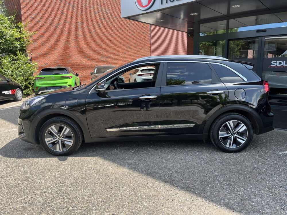 Kia Niro 1.6 GDi PHEV DynamicLine // ADAPT. CRUISE // AFN. TREKHAAK // CAMERA+SENSOREN // HALF LEDER // NAVI+CARPLAY // 2