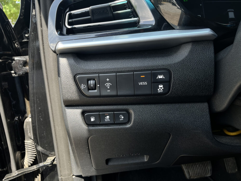 Kia Niro 1.6 GDi PHEV DynamicLine // ADAPT. CRUISE // AFN. TREKHAAK // CAMERA+SENSOREN // HALF LEDER // NAVI+CARPLAY // 20