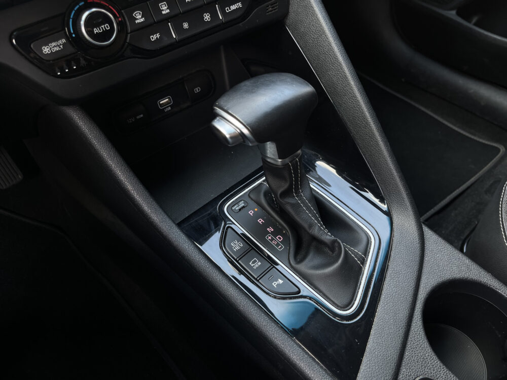 Kia Niro 1.6 GDi PHEV DynamicLine // ADAPT. CRUISE // AFN. TREKHAAK // CAMERA+SENSOREN // HALF LEDER // NAVI+CARPLAY // 24