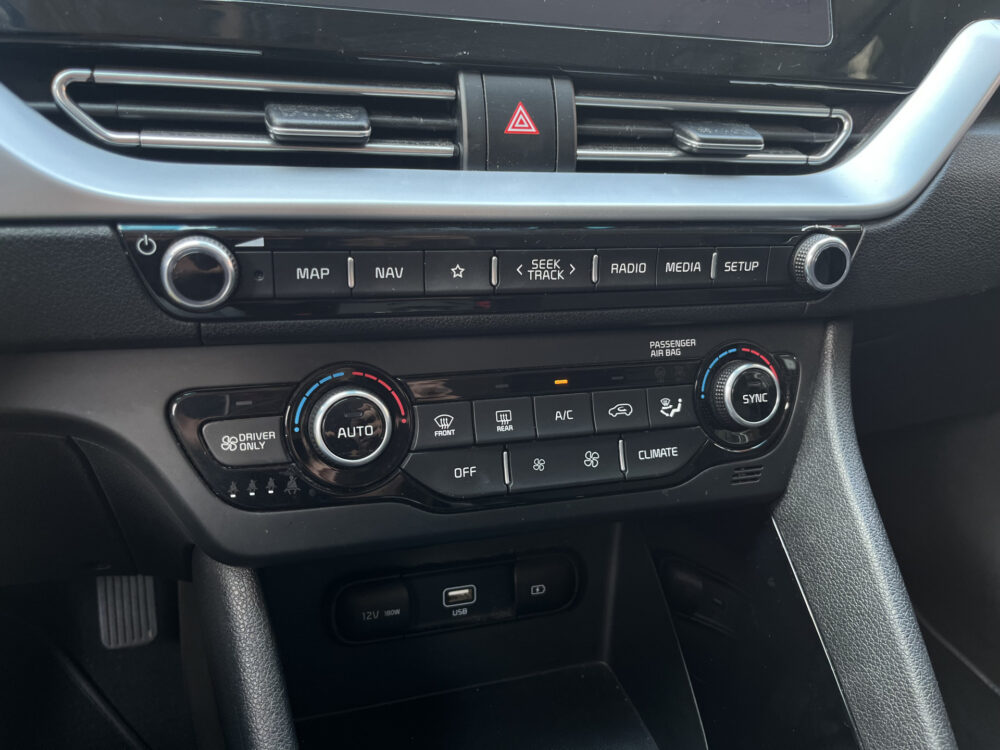 Kia Niro 1.6 GDi PHEV DynamicLine // ADAPT. CRUISE // AFN. TREKHAAK // CAMERA+SENSOREN // HALF LEDER // NAVI+CARPLAY // 25