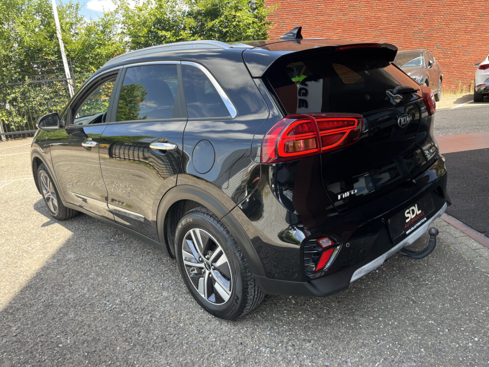 Kia Niro 1.6 GDi PHEV DynamicLine // ADAPT. CRUISE // AFN. TREKHAAK // CAMERA+SENSOREN // HALF LEDER // NAVI+CARPLAY // 3