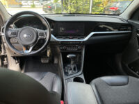 Kia Niro 1.6 GDi PHEV DynamicLine // ADAPT. CRUISE // AFN. TREKHAAK // CAMERA+SENSOREN // HALF LEDER // NAVI+CARPLAY // 50