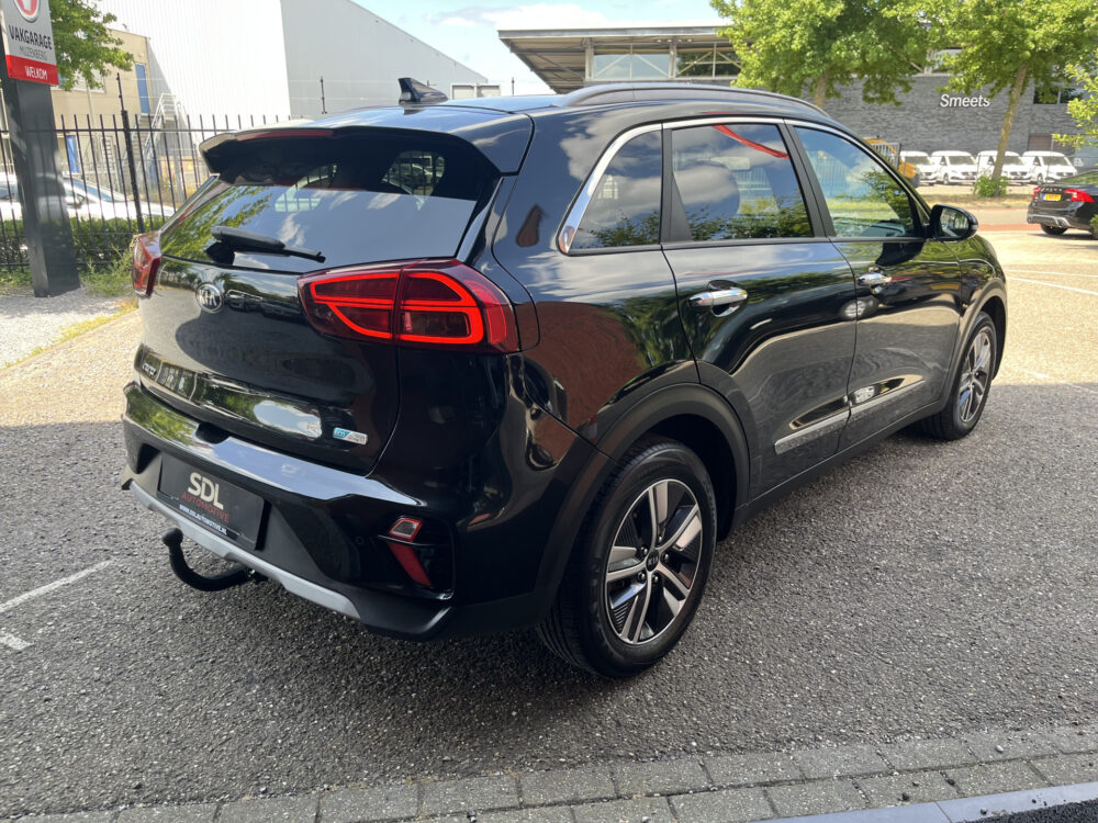 Kia Niro 1.6 GDi PHEV DynamicLine // ADAPT. CRUISE // AFN. TREKHAAK // CAMERA+SENSOREN // HALF LEDER // NAVI+CARPLAY // 7
