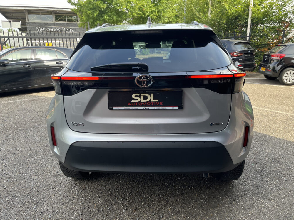 Toyota Yaris Cross 1.5 Hybrid 115 First Edition // ADAPT. CRUISE // KEYLESS // APPLE-ANDROID AUTO // CAMERA // STOELVERWARMING // 5
