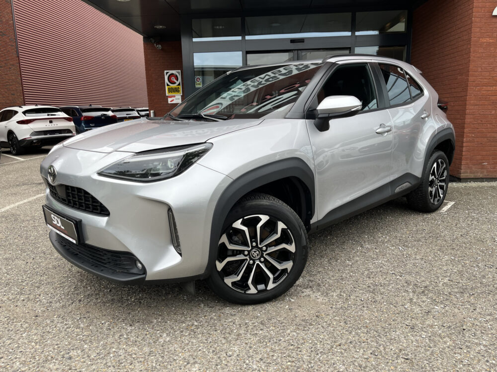 Toyota Yaris Cross 1.5 Hybrid 115 First Edition // ADAPT. CRUISE // KEYLESS // APPLE-ANDROID AUTO // CAMERA // STOELVERWARMING // 1