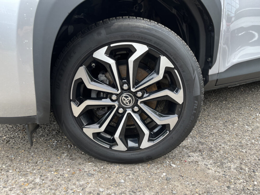 Toyota Yaris Cross 1.5 Hybrid 115 First Edition // ADAPT. CRUISE // KEYLESS // APPLE-ANDROID AUTO // CAMERA // STOELVERWARMING // 12